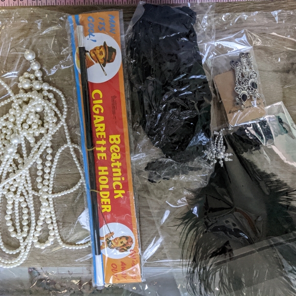 Jaos Wish Black Flapper Dress with Gold Sequins XXXL With Accessories - Picture 8 of 8